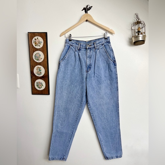 Vintage Denim - Vintage Bill Blass Front Pleat High Waisted Tapered Mom Jeans size 29
